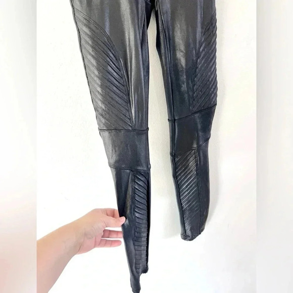 SPANX Very Black Faux Leather Moto Leggings Size Small - Picture 5 of 11
